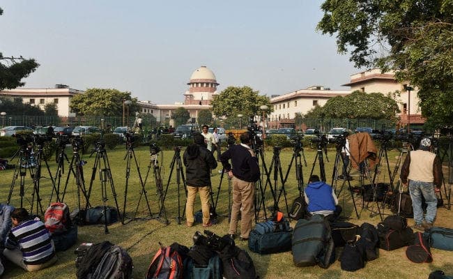केरल लव जेहाद : सुप्रीम कोर्ट ने कहा पत्नी गुलाम नहीं, पति अभिभावक नहीं, जानें हादिया से क्या-क्या पूछा गया…