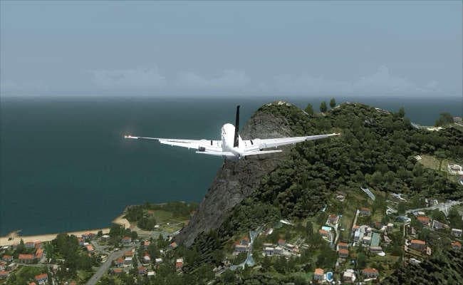 नेपाल में विमान दुर्घटना, 16 लोग घायल