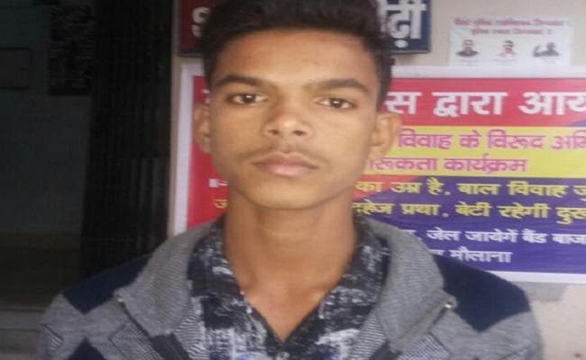 च्यूइंगम खाने पर 10वीं के छात्र को शिक्षिका ने बेरहमी से पिटा, कान की झिल्ली फटी