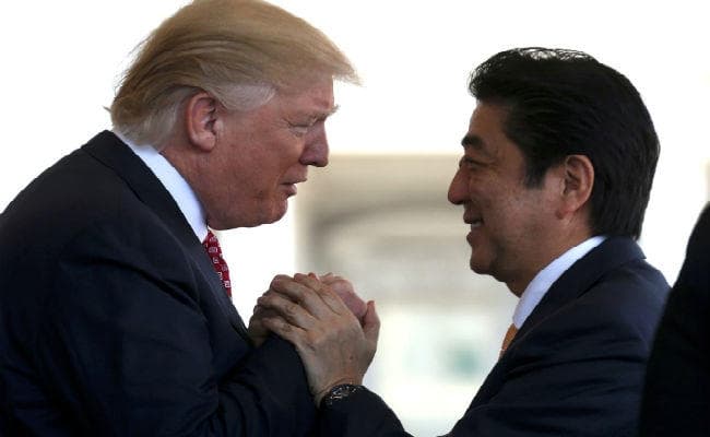 किम जोंग की गुस्ताखी के बाद डोनाल्‍ड ट्रंप ने शिजों आबे और मून से की बात, दुनिया के लिए बताया खतरा