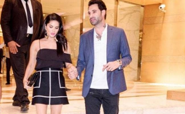 सनी लियोनी ने पति डेनियल वेबर संग कराया न्‍यूड फोटोशूट