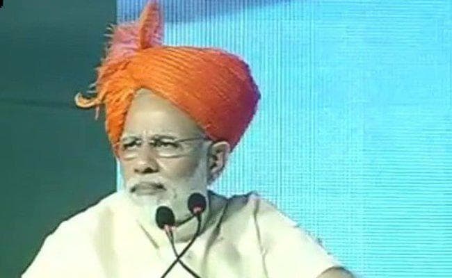 राहुल के ट्वीट पर मोदी ने कहा, सोने का चम्मच लेकर पैदा हुए लोग गरीब के पसीने का मजाक बना रहे