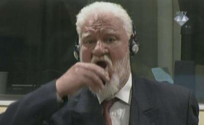 ‘मैं अपराधी नहीं’ कह जज के सामने पीया जहर