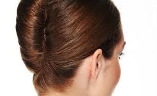 बेहतर खान-पान से रोकें झड़ते बाल