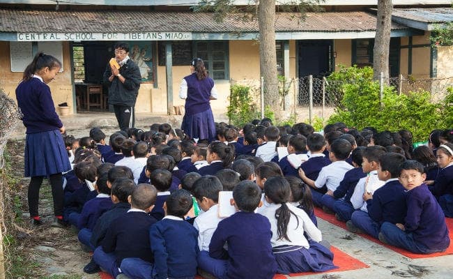 शर्मनाक : छठी और सातवीं की 88 छात्राओं को शिक्षकों ने सजा के नाम पर किया कपड़े उतारने के लिए मजबूर