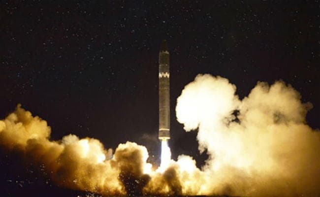 VIDEO: उत्तर कोरिया ने जारी की नये बैलिस्टिक मिसाइल की तस्वीरें, जानें क्या कहते हैं विशेषज्ञ