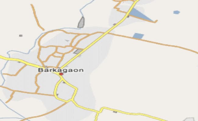 बड़कागांव : त्रिवेणी सैनिक कार्यालय पर बम फेंकने को लेकर मामला दर्ज, एक अपाचे बाइक जब्त