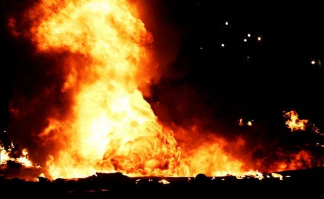 नेपाल में चुनावी रैली में बम विस्फोट, चार घायल