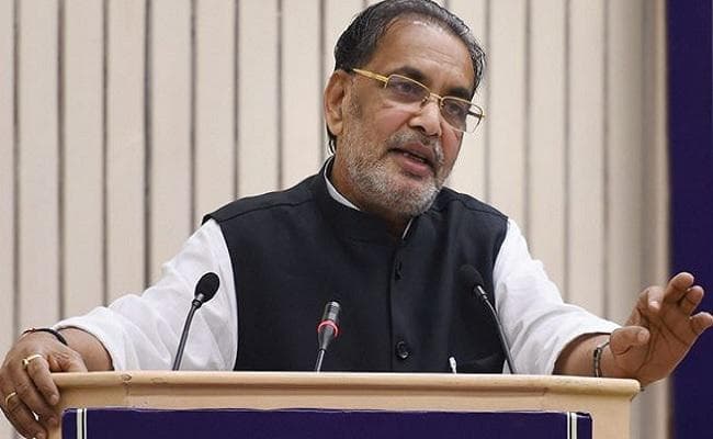 उत्तर प्रदेश का प्रभारी बनने के बाद पहली बार लखनऊ आए राधा मोहन सिंह ने टंडन को दी श्रद्धांजलि, योगी आदित्यनाथ से मिले