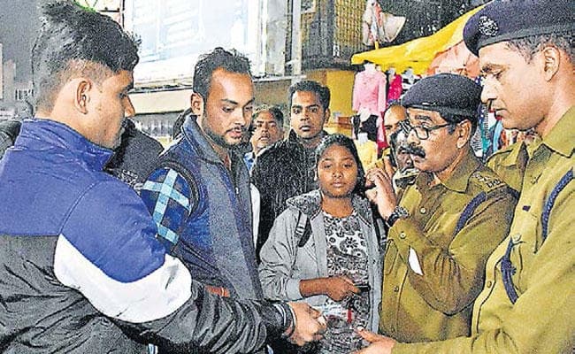 रांची में भाजपा नेता ने तोड़ा ट्रैफिक नियम और भाजपाई होने की ट्रैफिक एसपी को दिखायी धौंस