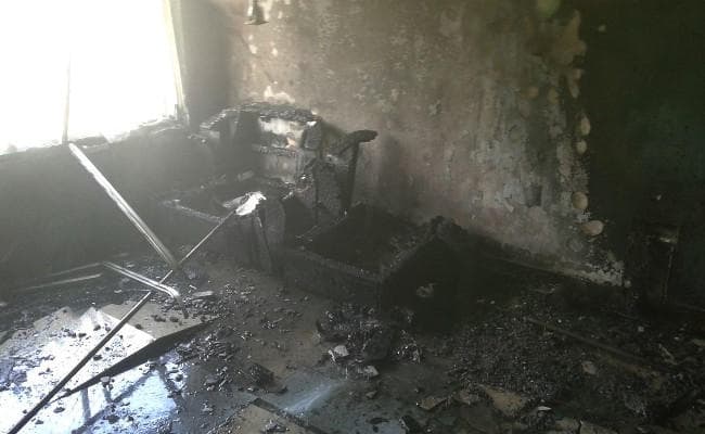 गुमला : एक्सिस बैंक के असिस्टेंट मैनेजर के घर में लगी आग