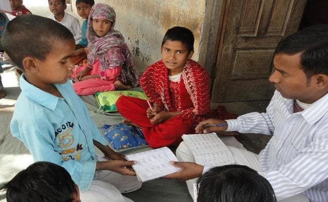 TET उत्तीर्ण हजारों अभ्यर्थियों ने किया बिहार विधानसभा मार्च, मंत्री के बयान से हैं नाराज