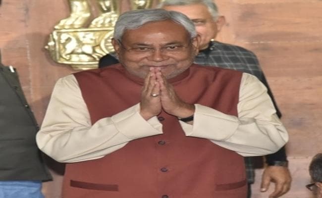 नीतीश ने आज फिर सुबह-सुबह किया ट्वीट, सोशल मीडिया पर सियासी जंग जारी, पढ़ें