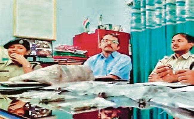 भद्रेश्वर चेयरमैन हत्याकांड में प्रयुक्त हथियार व स्कूटी पुलिस ने किया बरामद