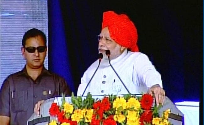 भरूच की रैली में बोले पीएम मोदी- इंदिरा-राजीव की कर्मभूमि यूपी में क्या हुआ? आप भी बटन दबाकर अपनी ताकत बता दो