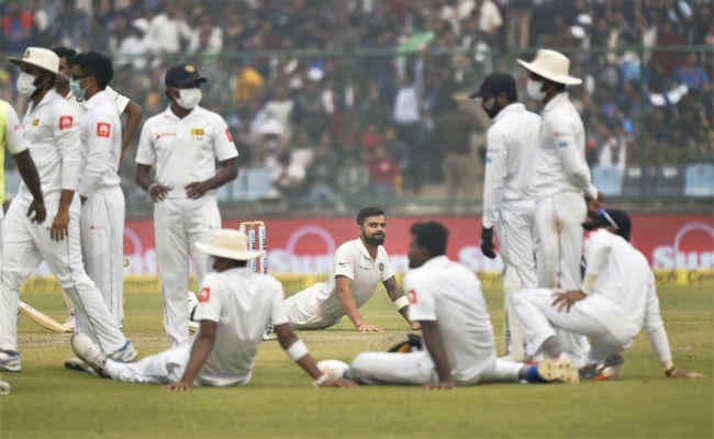 श्रीलंकाई खिलाडियों के मास्क पहनने पर बवाल, स्टेडियम लगे ''लूजर'' के नारे, तो सोशल मीडिया पर कहा गया ''ड्रामेबाज''