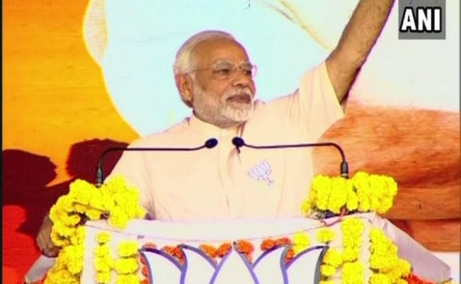 जमानती शख्स को कांग्रेस अध्यक्ष बनाना उसका दिवालियापन : नरेंद्र मोदी