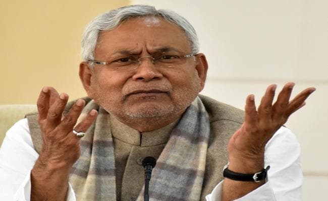 VIDEO में देखिए, नीतीश का राहुल-लालू पर बड़ा हमला, कहा- लोगों ने मेरा हाथ पकड़ा, मैंने...