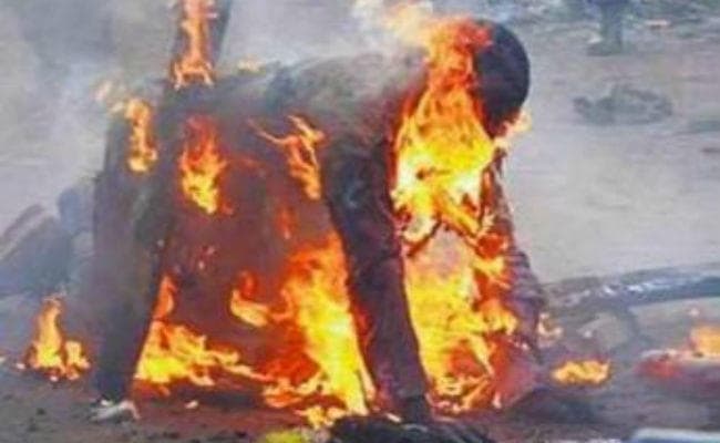 रजरप्पा में दो सुरक्षा गार्ड को जिंदा जलाने का किया प्रयास, लूटपाट