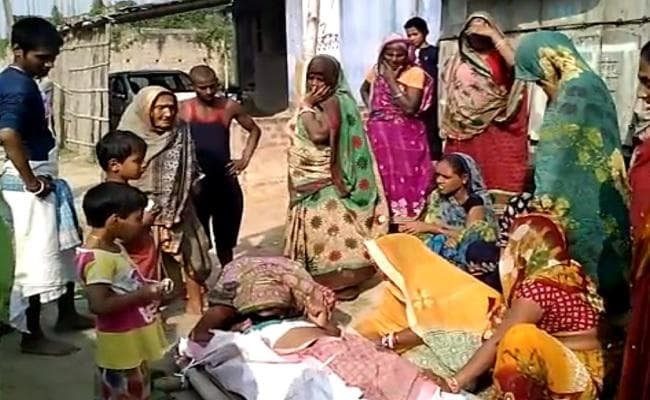 VIDEO : दरभंगा-सीतामढ़ी रेलखंड पर मिले युवक का शव घर पहुंचते ही परिजनों में मचा कोहराम