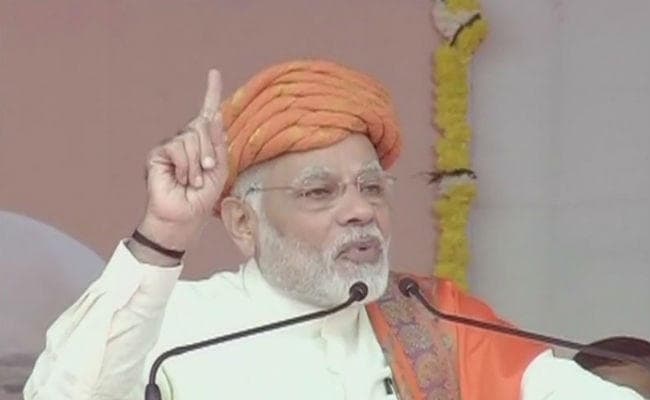 VIDEO: पीएम मोदी ने किया राहुल गांधी पर कटाक्ष, कहा- मंदिर-मंदिर घूमने से नहीं आयी गुजरात में बिजली