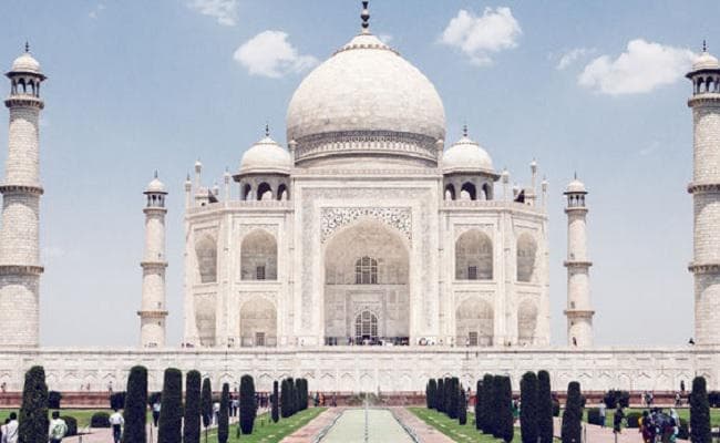 विश्व धरोहर दिवस 18 अप्रैल को, आगरा के सभी ऐतिहासिक स्मारकों पर पर्यटकों की एंट्री होगी फ्री, जानें पूरी डिटेल