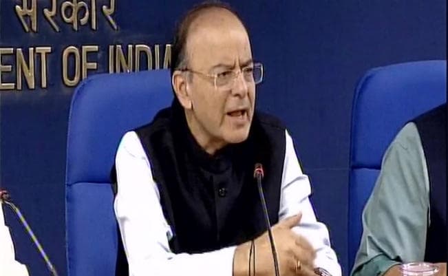 वित्तमंत्री जेटली ने भ्रम किया दूर, बोले - बैंक में आपका पैसा रहेगा पूरी तरह सुरक्षित