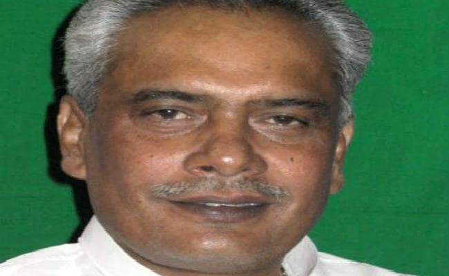 जेल में बंद प्रभुनाथ सिंह के पास से हजारों रुपये की नकदी व मोबाइल बरामद