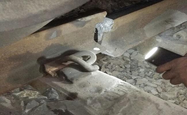 टला बड़ा हादसा : टूटी पटरी से गुजरी जनहित एक्सप्रेस