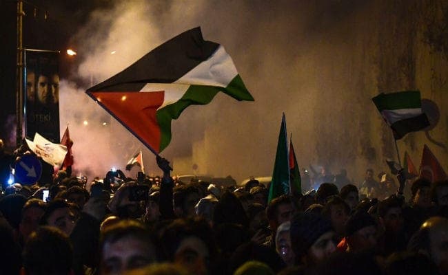 यरुशलम पर ट्रंप के फैसले का फलस्तीनियों ने किया विरोध, प्रदर्शन के दौरान 31 घायल