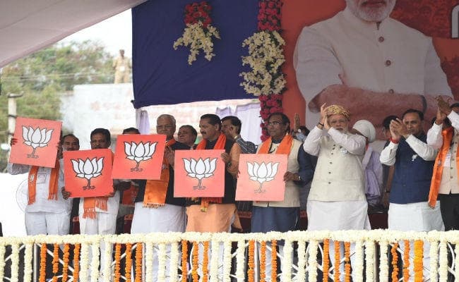 गुजरात चुनाव: पहले चरण का मतदान कल, जानें किनकी साख है दांव पर