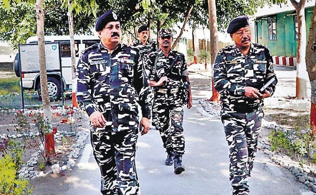 आइजी ने सीमा चौकियों का किया दौरा, भारत-नेपाल सीमा सील