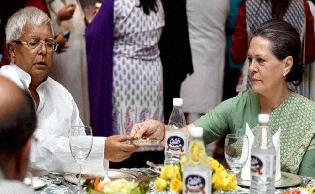 लालू और तेजस्वी ने दी सोनिया गांधी को कुछ इस तरह जन्मदिन की शुभकामना, जानें