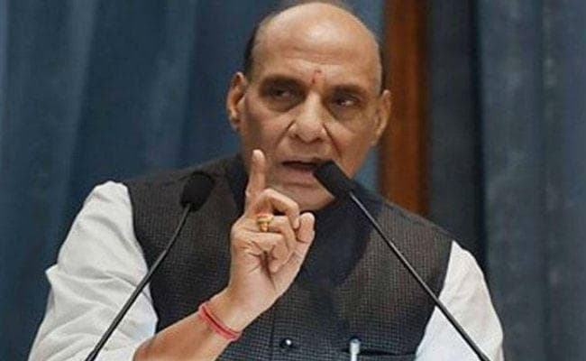 राजनाथ की विद्यार्थियों को सलाह : मर्यादा का हमेशा पालन करें, गृह मंत्री होकर भी मैं करता हूं