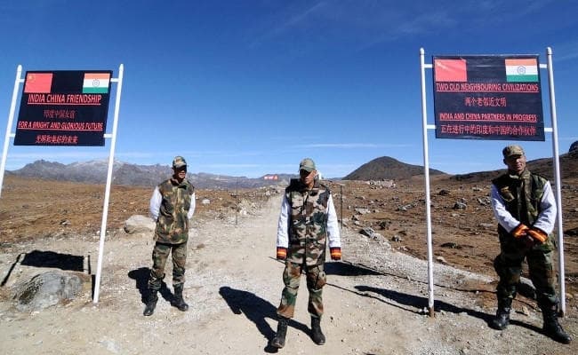 फिर बदमाशी करने लगा चीन, डोकलाम में 1800 चीनी सैनिकों ने डाला डेरा