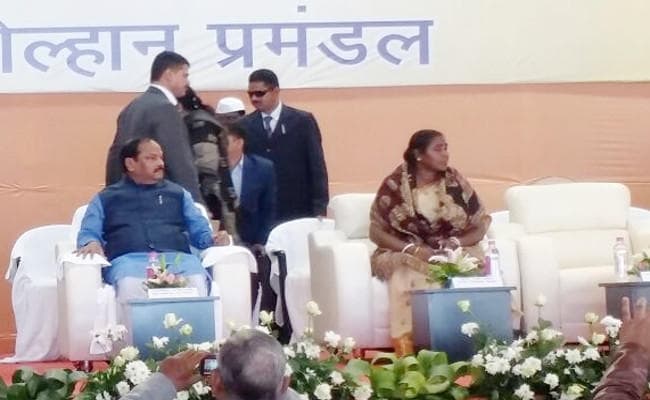 बाबा रामदेव के पतंजलि स्टोर में बिकेंगे झारखंड के शहद, राज्य से दूर होगी बेरोजगारी, सरायकेला में सीएम की 10 बड़ी घोषणाएं