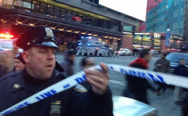 अमेरिका : न्यू यॉर्क में टाइम्स स्क्वायर के पास जबरदस्त धमाका, कई घायल, एक गिरफ्तार