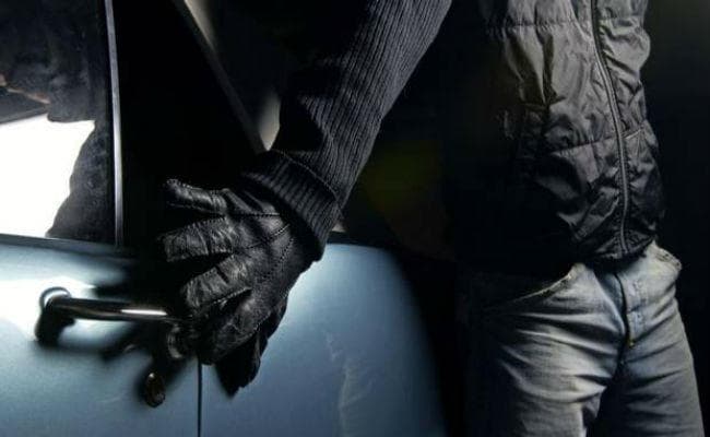 इटखोरी : पहले इलाज का बहाना बनाया, फिर चालक को बंधक बनाकर फरार हुए अपराधी