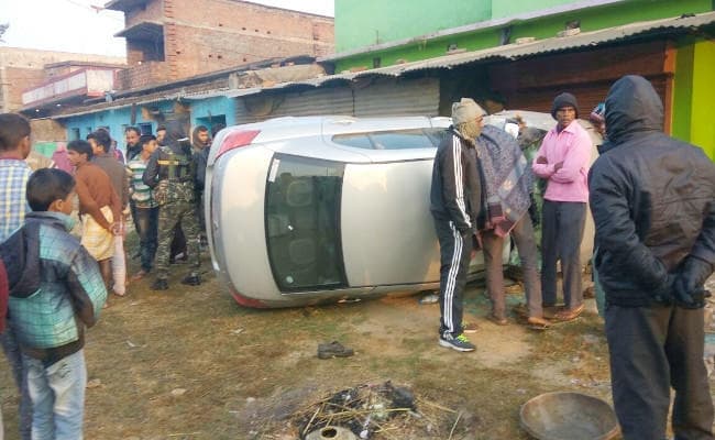 Hazaribagh : गिरिडीह से रांची आ रही स्विफ्ट अनियंत्रित होकर दारू में पलटी, एक की मौत Hazaribagh : गिरिडीह से रांची आ रही स्विफ्ट अनियंत्रित होकर दारू में पलटी, एक की मौत