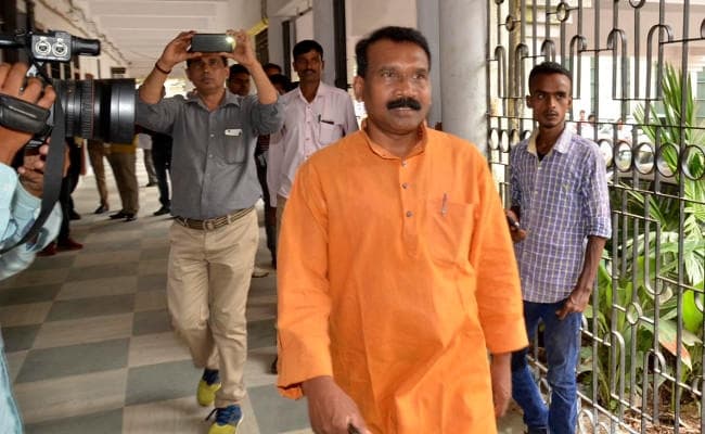 झारखंड के Ex-CM मधु पर कल चलेगा कोर्ट का कोड़ा या मिल जायेगी बेल! झारखंड के Ex-CM मधु पर कल चलेगा कोर्ट का कोड़ा या मिल जायेगी बेल!