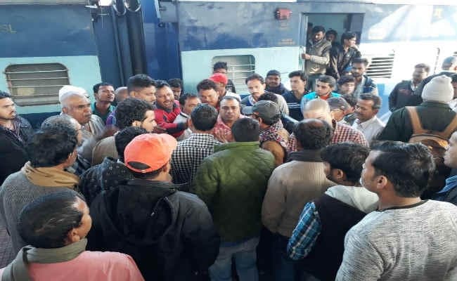 चांडिल : साउथ बिहार एक्सप्रेस ट्रेन में लाखों की चोरी