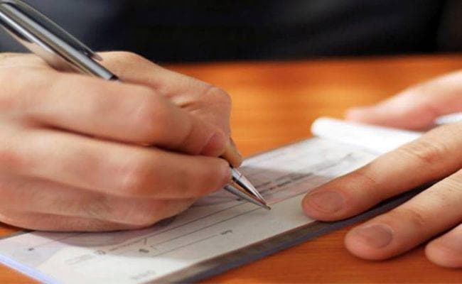 चेक बाउंस करने पर पीड़ित पक्ष को अब अदालतें दिला सकेंगी मुआवजा, सरकार करेगी कानून में संशोधन