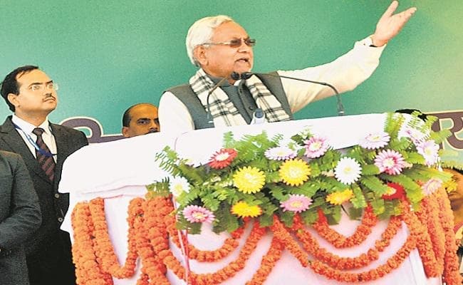 नीतीश ने शराबबंदी की आलोचना करने पर राजद पर बोला हमला