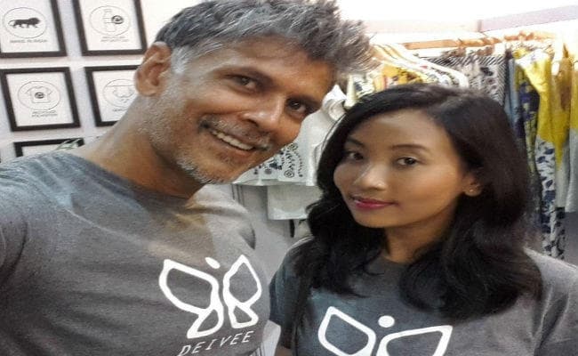 विवादित मॉडल रहे मिलिंद सोमन करेंगे 28 साल छोटी गर्लफ्रेंड से अगले साल शादी