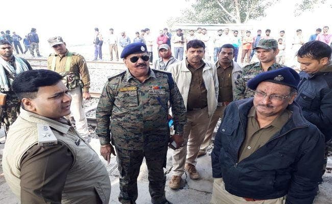 बिहार : नक्सलियों ने मसुदन स्टेशन से अगवा रेलकर्मियों को रिहा किया