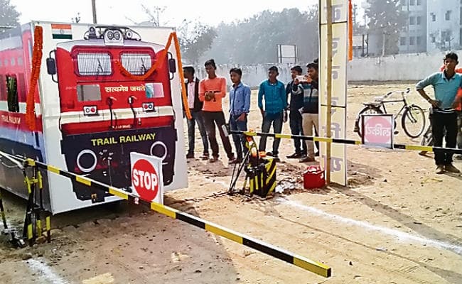 बिहार : रेल दुर्घटना देख कर बना दिया ऑटोमेटिक समपार फाटक....जानें कैसे करता है काम