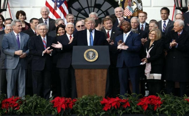 अमेरिकी संसद में सबसे बड़ा कर सुधार पारित, डोनाल्ड ट्रंप ने मनाया जश्न