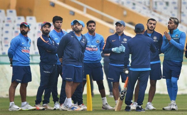 INDvsSL : होलकर स्टेडियम में अजेय रही है टीम इंडिया, श्रीलंका पर भारी दबाव