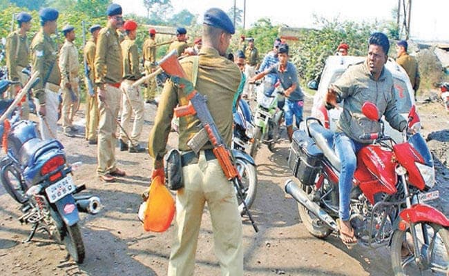 टाइगर फोर्स समर्थकों को पुलिस ने दौड़ा-दौड़ा कर पीटा, जमकर बरसायीं लाठियां