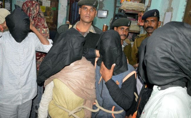 बर्थ डे पार्टी और गर्लफ्रेंड के गिफ्ट के लिए बुद्ध पूर्णिमा एक्सप्रेस में की थी लूटपाट